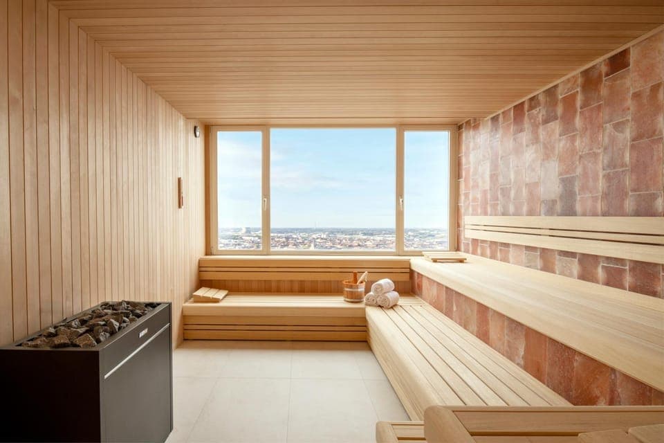 Sauna, Spa and wellness centre/facilities, City view