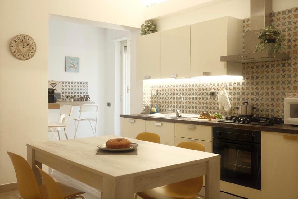 Kitchen or kitchenette, Dining area, dishwasher, minibar, pet friendly, stove, toaster, kitchen