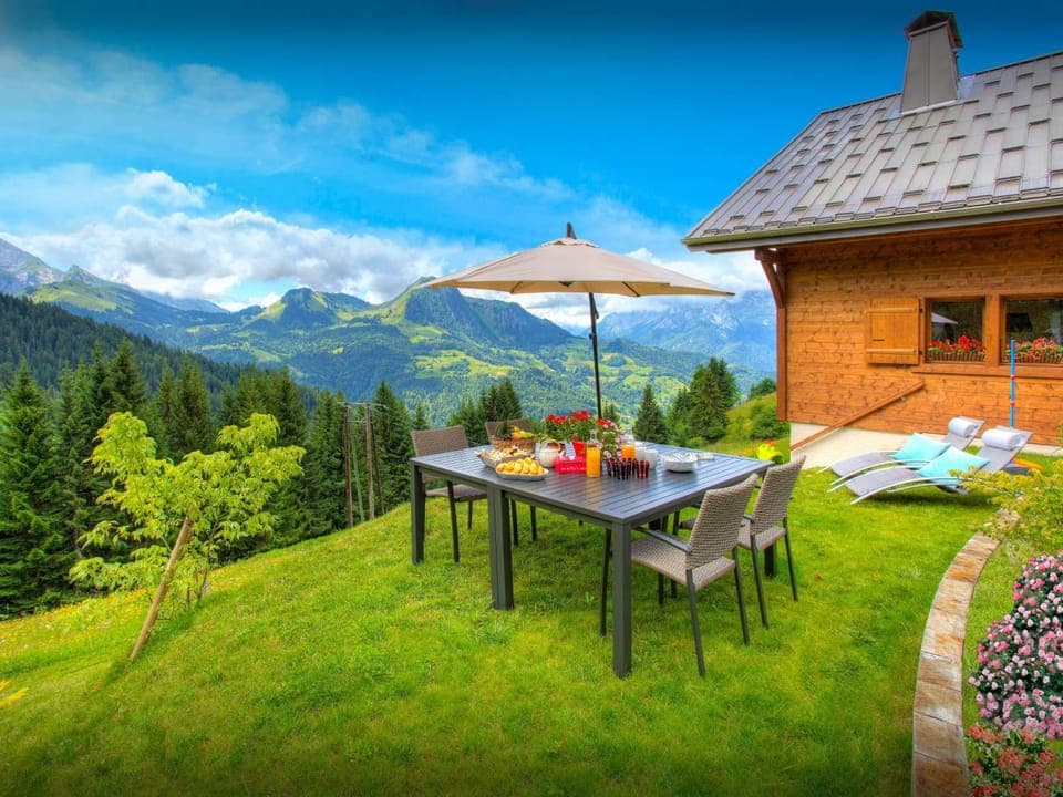 Facade/entrance, Natural landscape, Summer, Garden, Mountain view