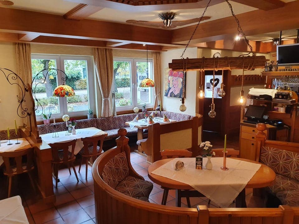 Restaurant/places to eat