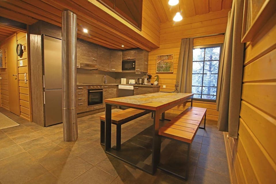 Dining area, kitchen