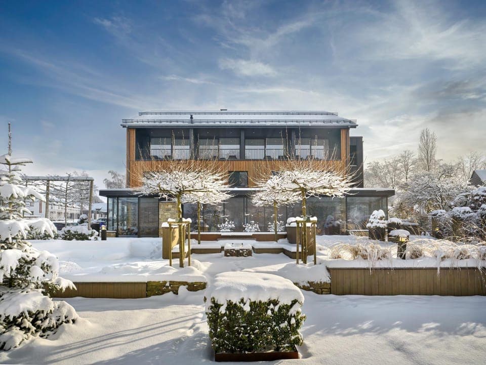 Property building, Winter