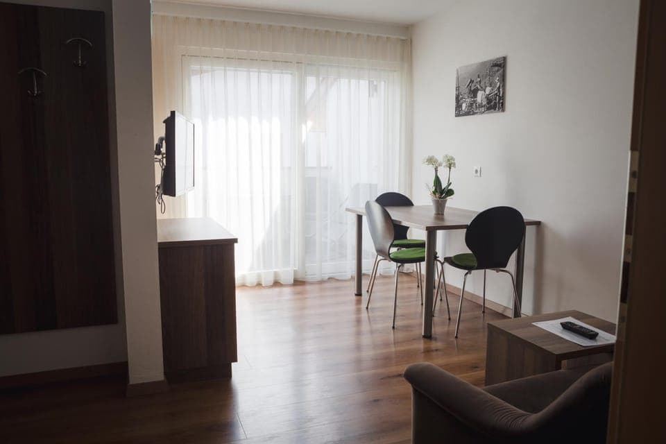 Living room, Seating area, Dining area