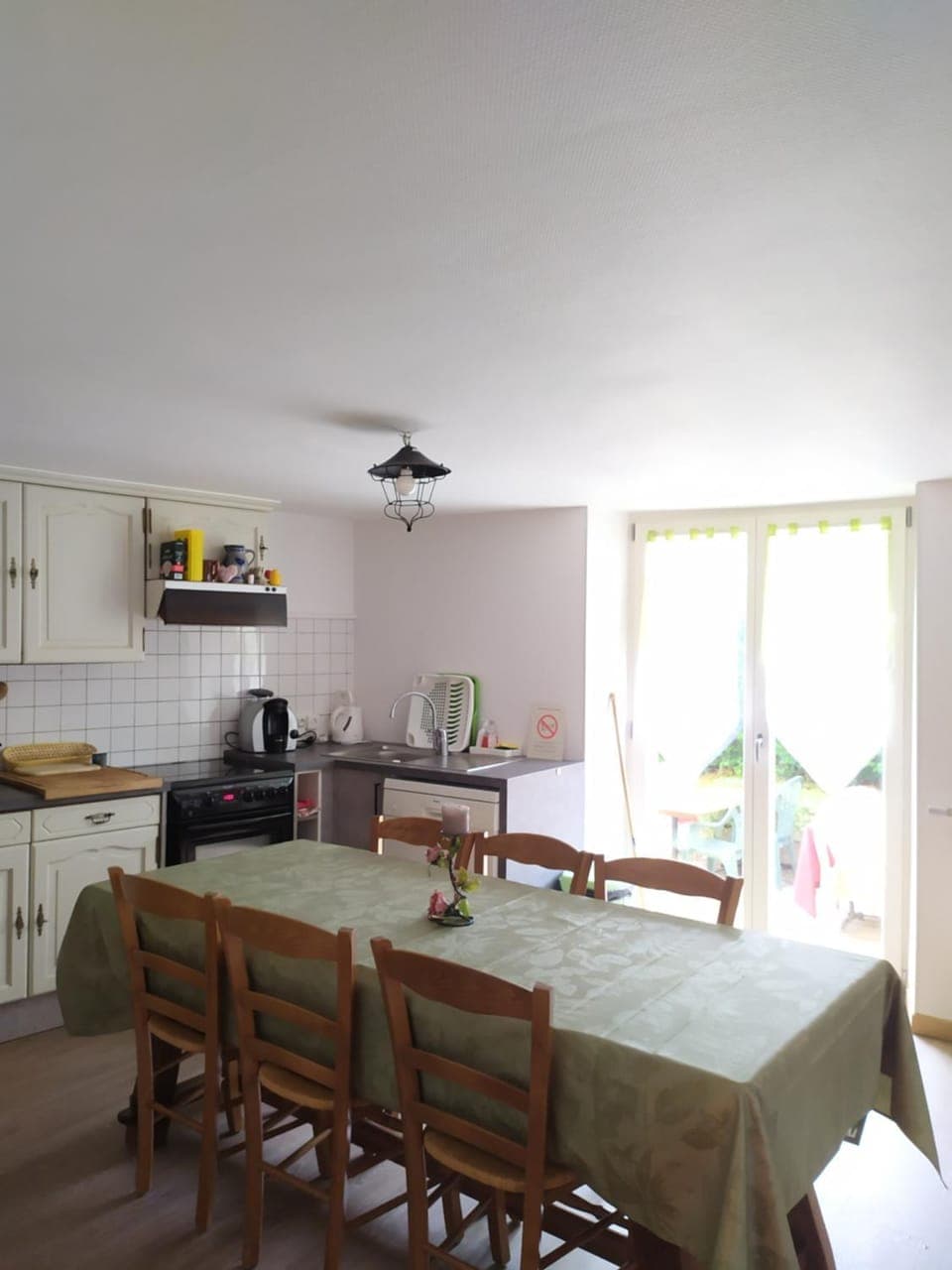 Kitchen or kitchenette, Dining area, minibar, pet friendly, stove