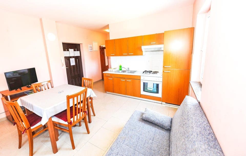TV and multimedia, Kitchen or kitchenette, Living room, Dining area