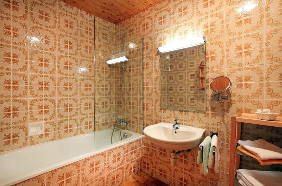 Shower, Bathroom, Bath, towels