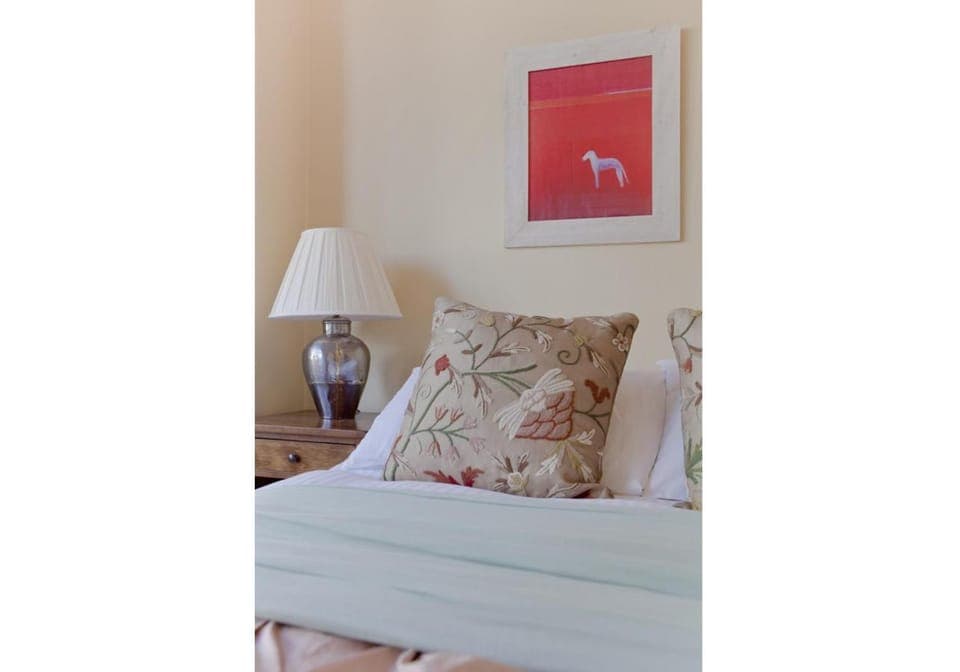 Bed, Day, Other, Decorative detail, Bedroom, Guests, children, group of guests, cot, Family