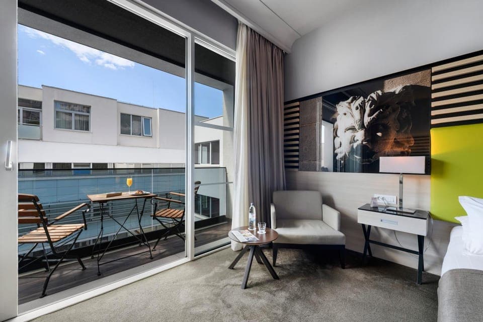 View (from property/room), Balcony/Terrace, Seating area