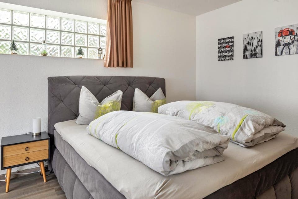 Living room, Bedroom