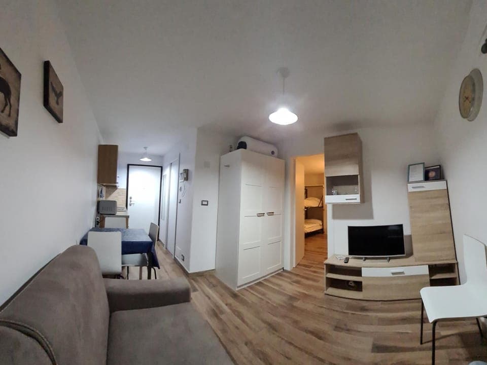 Communal lounge/ TV room, Dining area