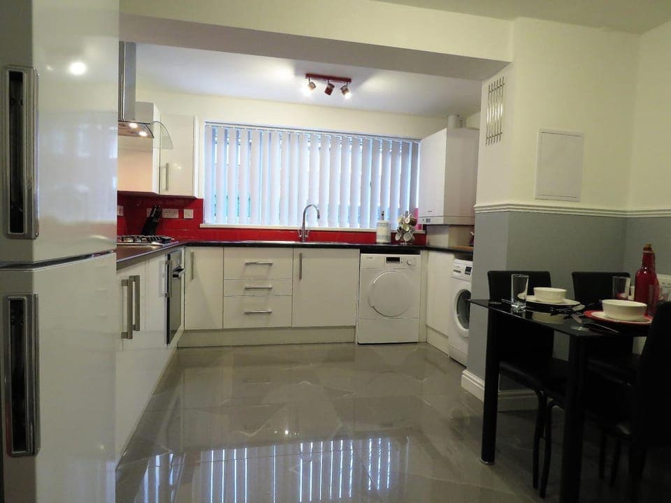 Kitchen or kitchenette, Dining area, kitchen