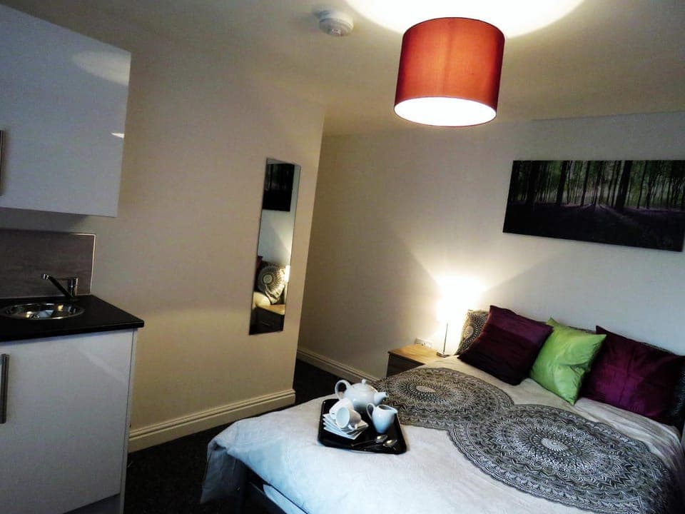 Bed, Kitchen or kitchenette, Bedroom, kitchen