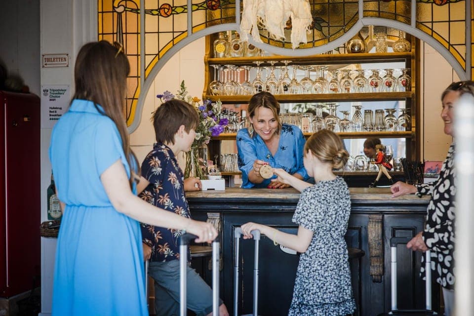 Staff, People, Lounge or bar, Lounge or bar, Food and drinks, Drinks