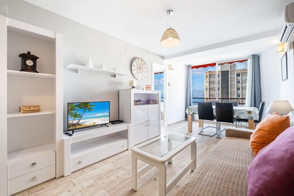 TV and multimedia, Living room, Dining area, air conditioner