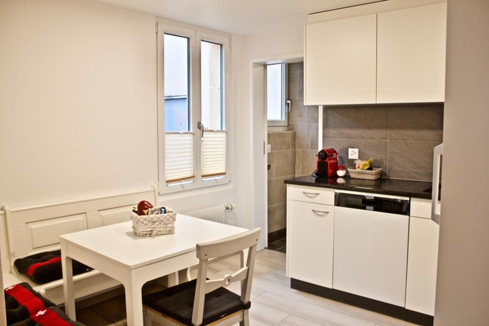 Kitchen or kitchenette, Photo of the whole room, Seating area, Dining area