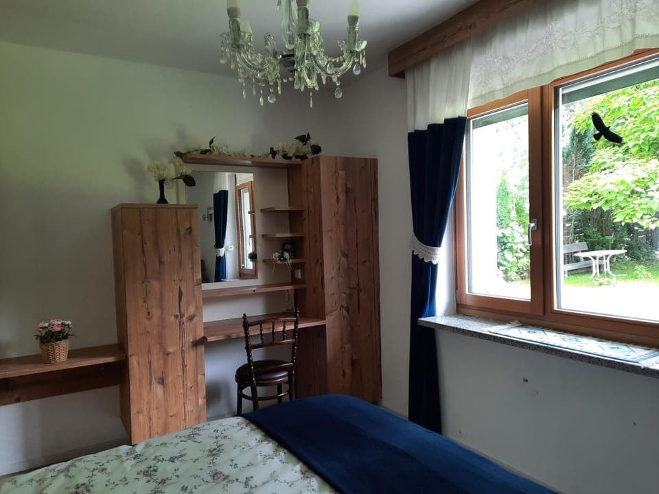 Bed, Photo of the whole room, wardrobe