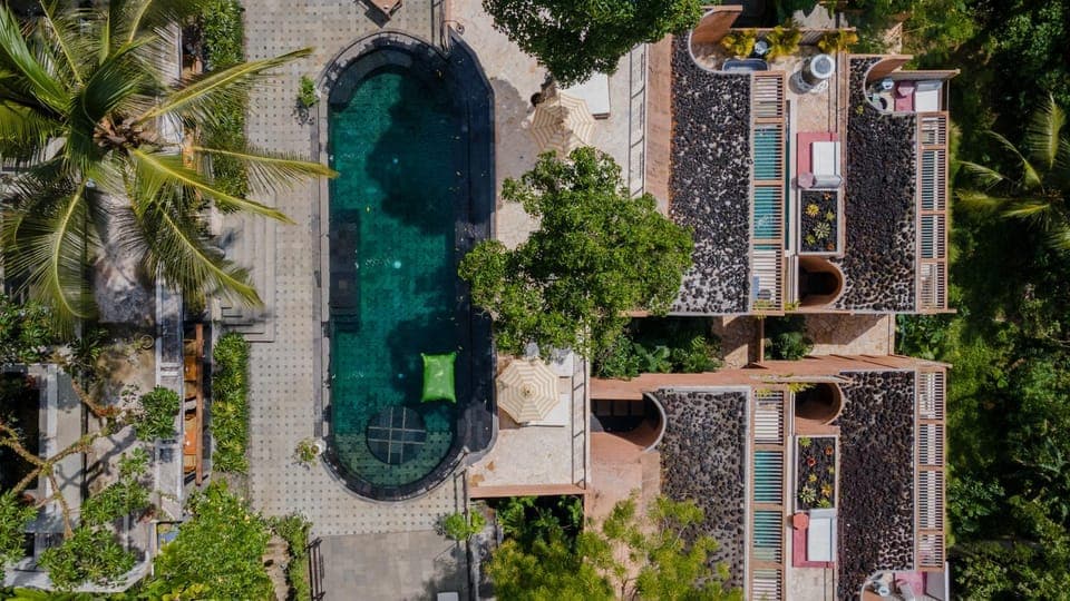 Property building, Swimming pool