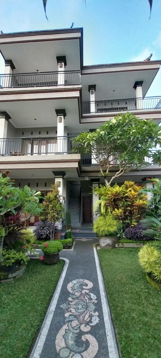 Property building, Spring, Day, Garden, Garden view