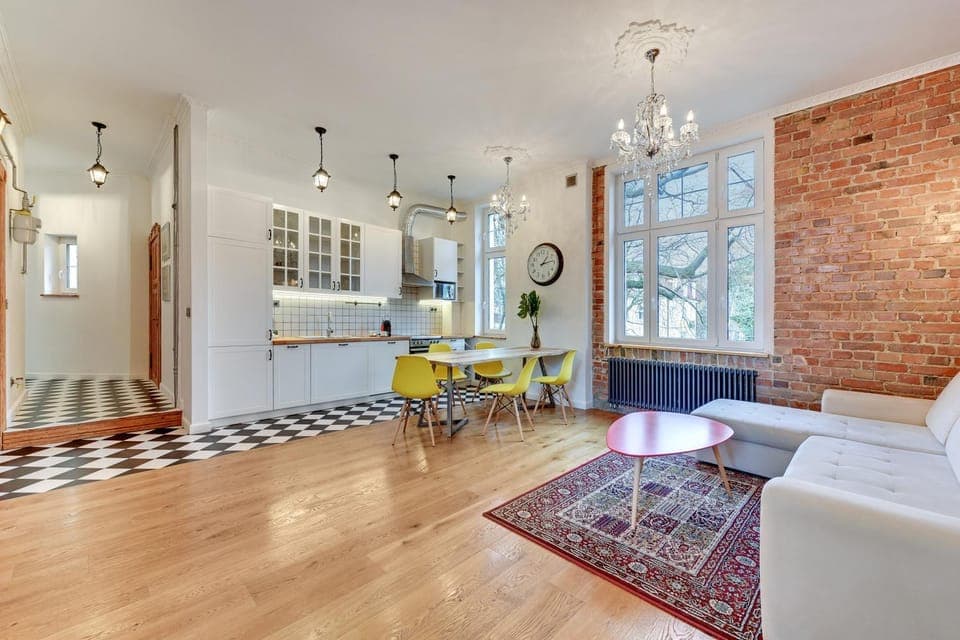 Kitchen or kitchenette, Living room, Seating area, Dining area