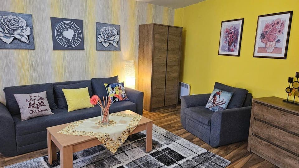 Living room, Seating area