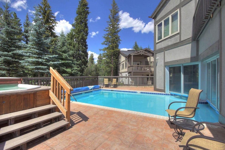 Hot Tub, Swimming pool