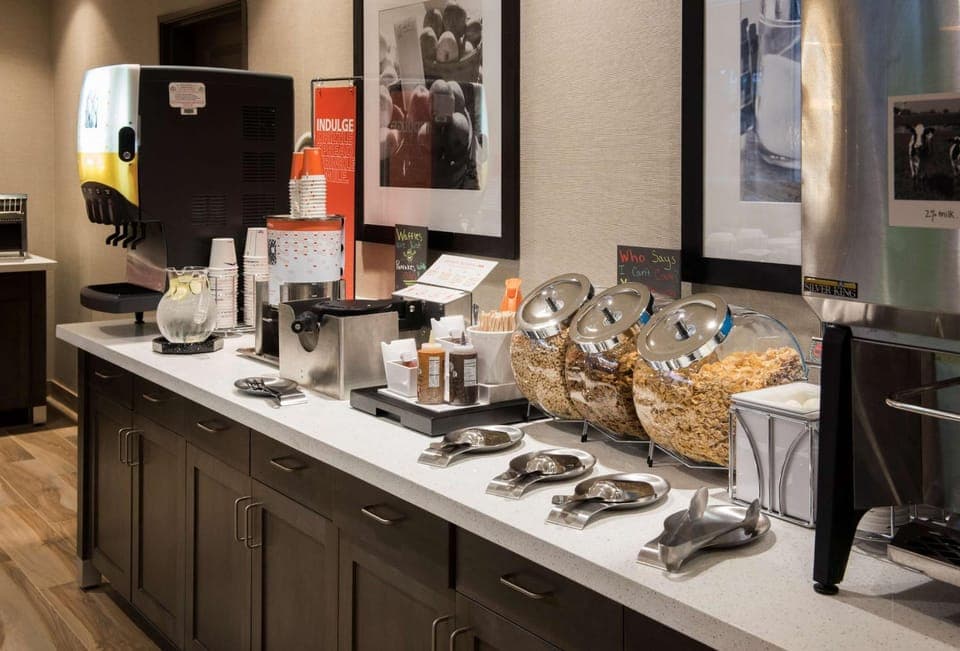 Dining area, Buffet breakfast