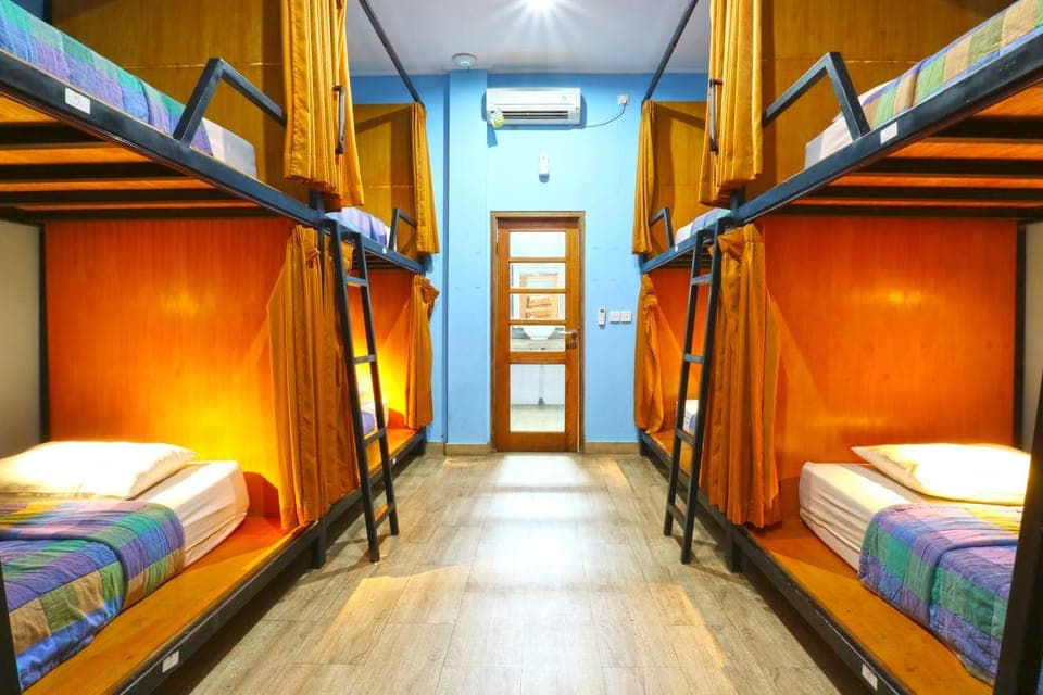 Bedroom, bunk bed
