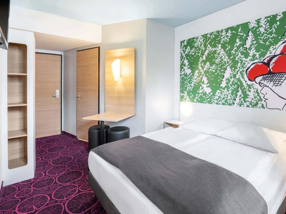 Bed, Photo of the whole room