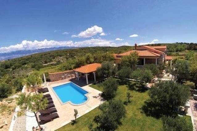 Property building, Garden view, Landmark view, Mountain view, Pool view