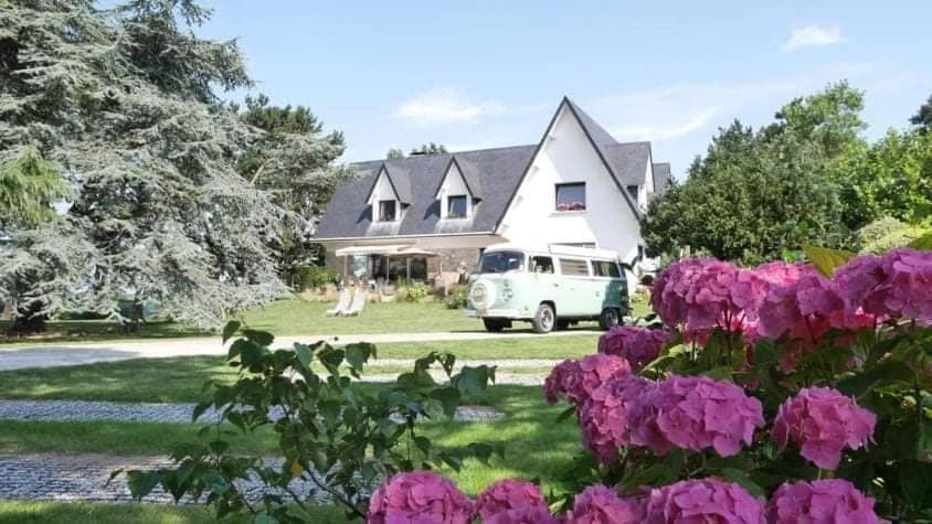 Property building, Spring, Day, Natural landscape, Garden, View (from property/room), Garden view