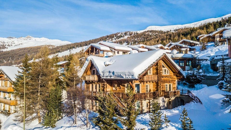 Property building, Winter