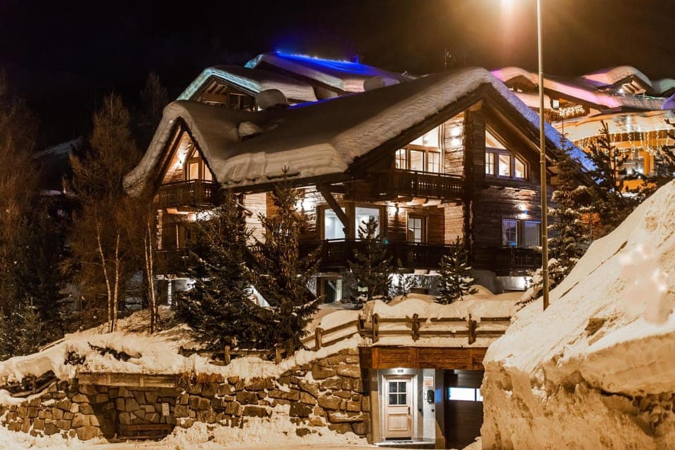 Property building, Winter