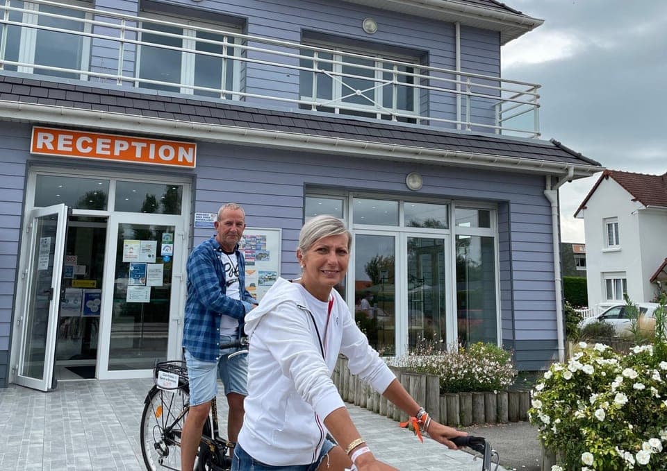 Property building, People, Lobby or reception, Cycling, Sports, group of guests