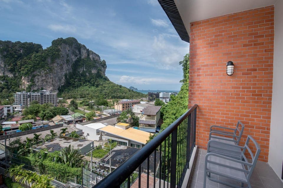 View (from property/room), Balcony/Terrace, Garden view, Mountain view, Pool view