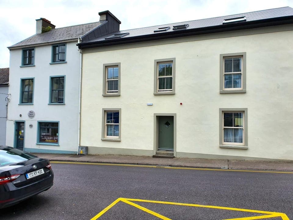 Property building, Facade/entrance