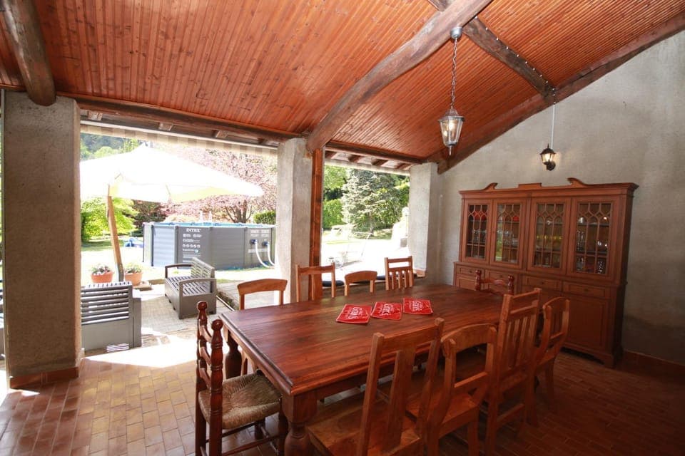 Patio, BBQ facilities