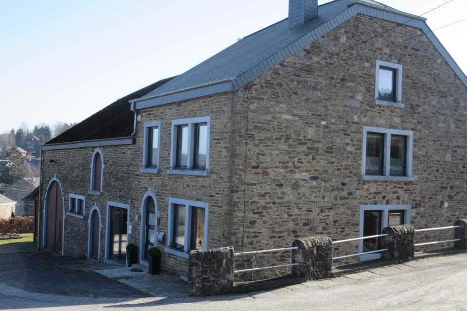 Facade/entrance, View (from property/room)