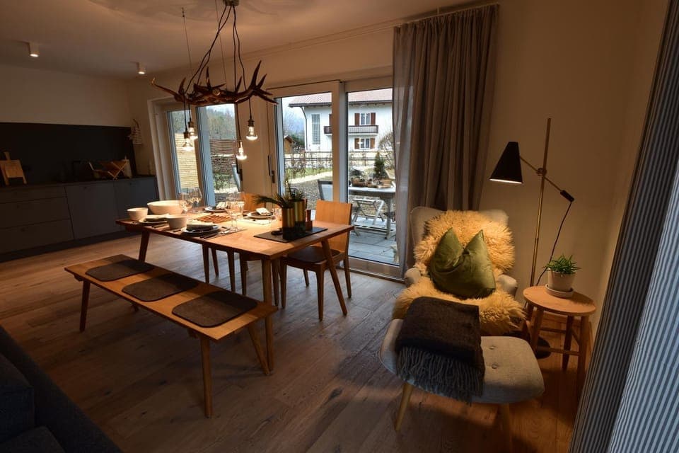 Living room, Dining area