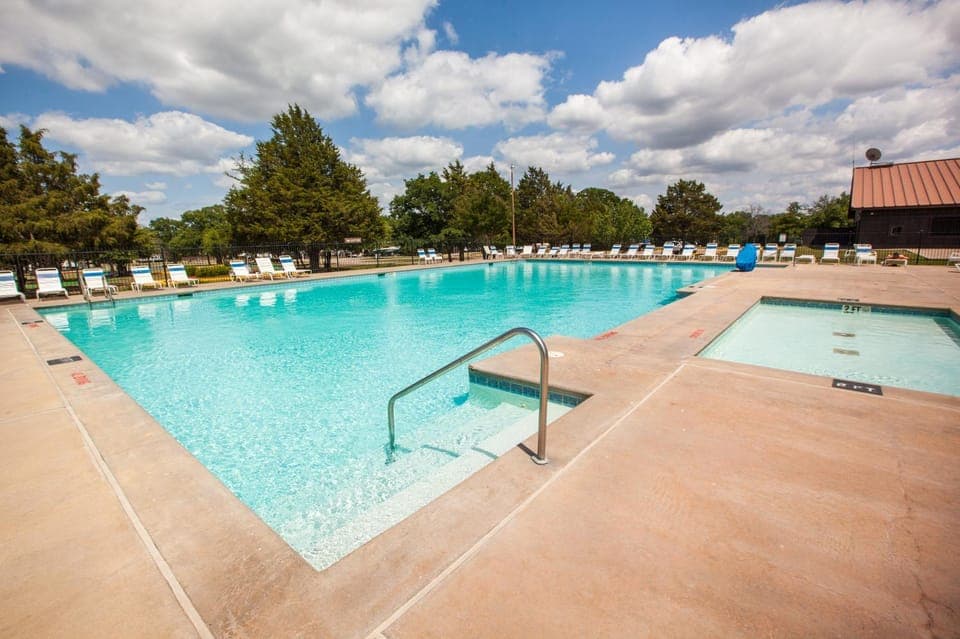 Swimming pool, Swimming pool