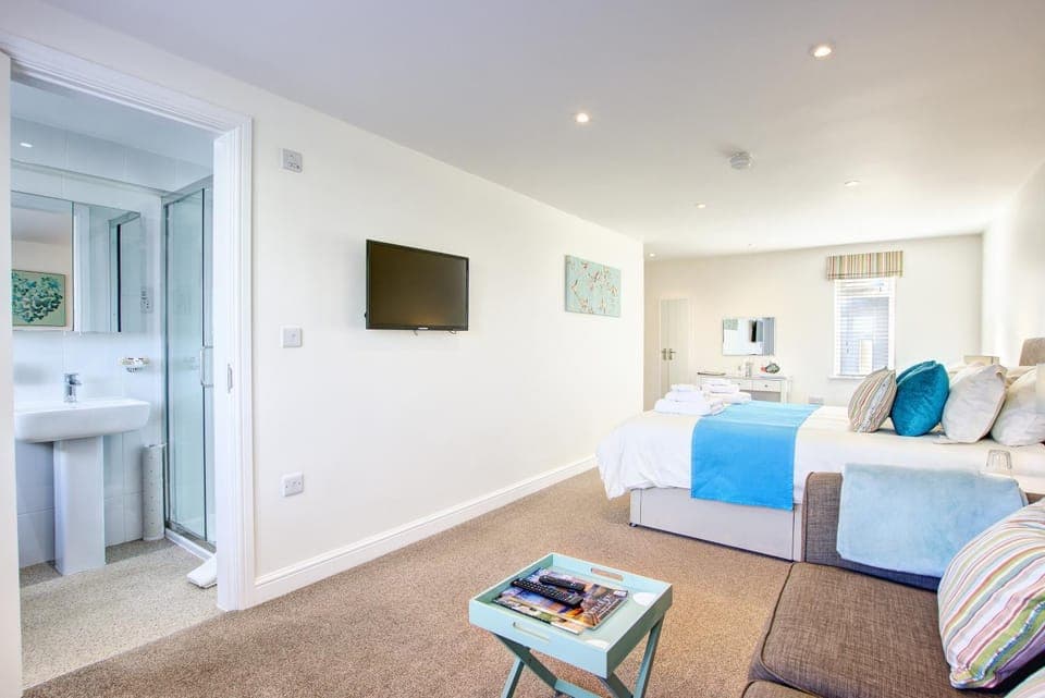 Seating area, Bedroom