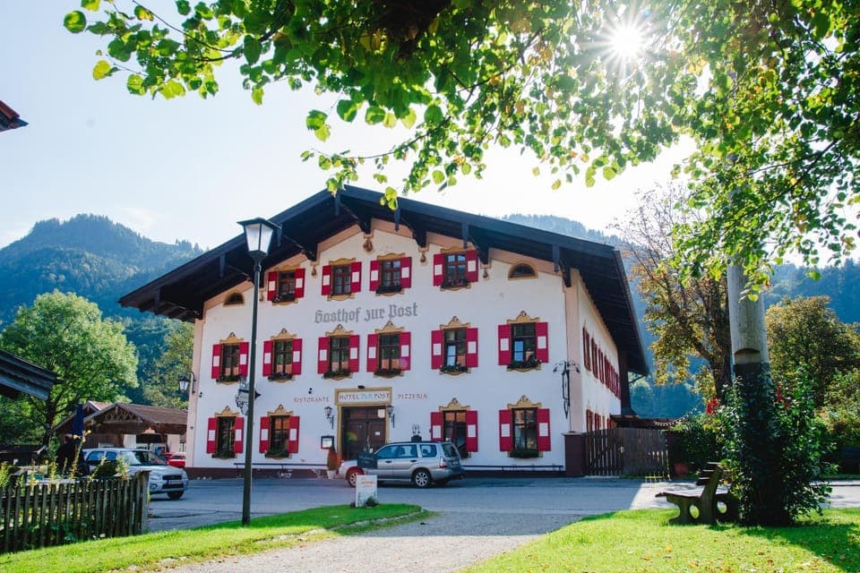 Facade/entrance, Spring, Summer, Autumn