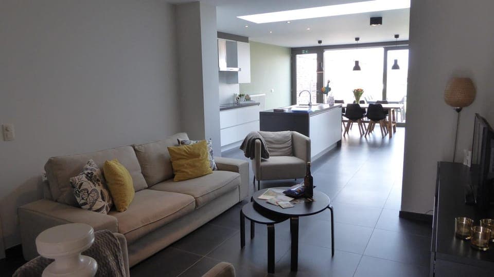 Kitchen or kitchenette, Seating area, Dining area