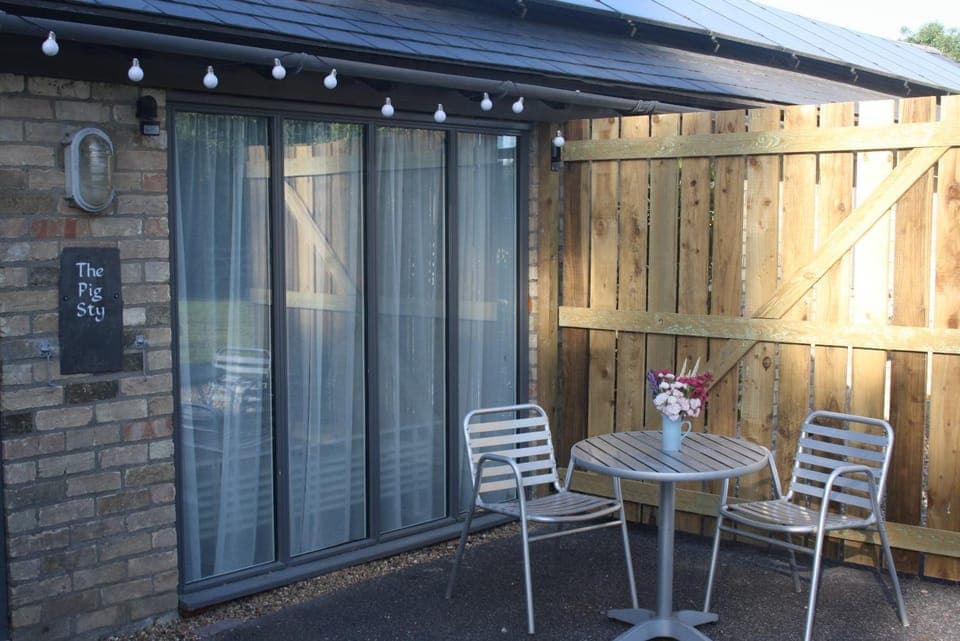 Patio, Facade/entrance