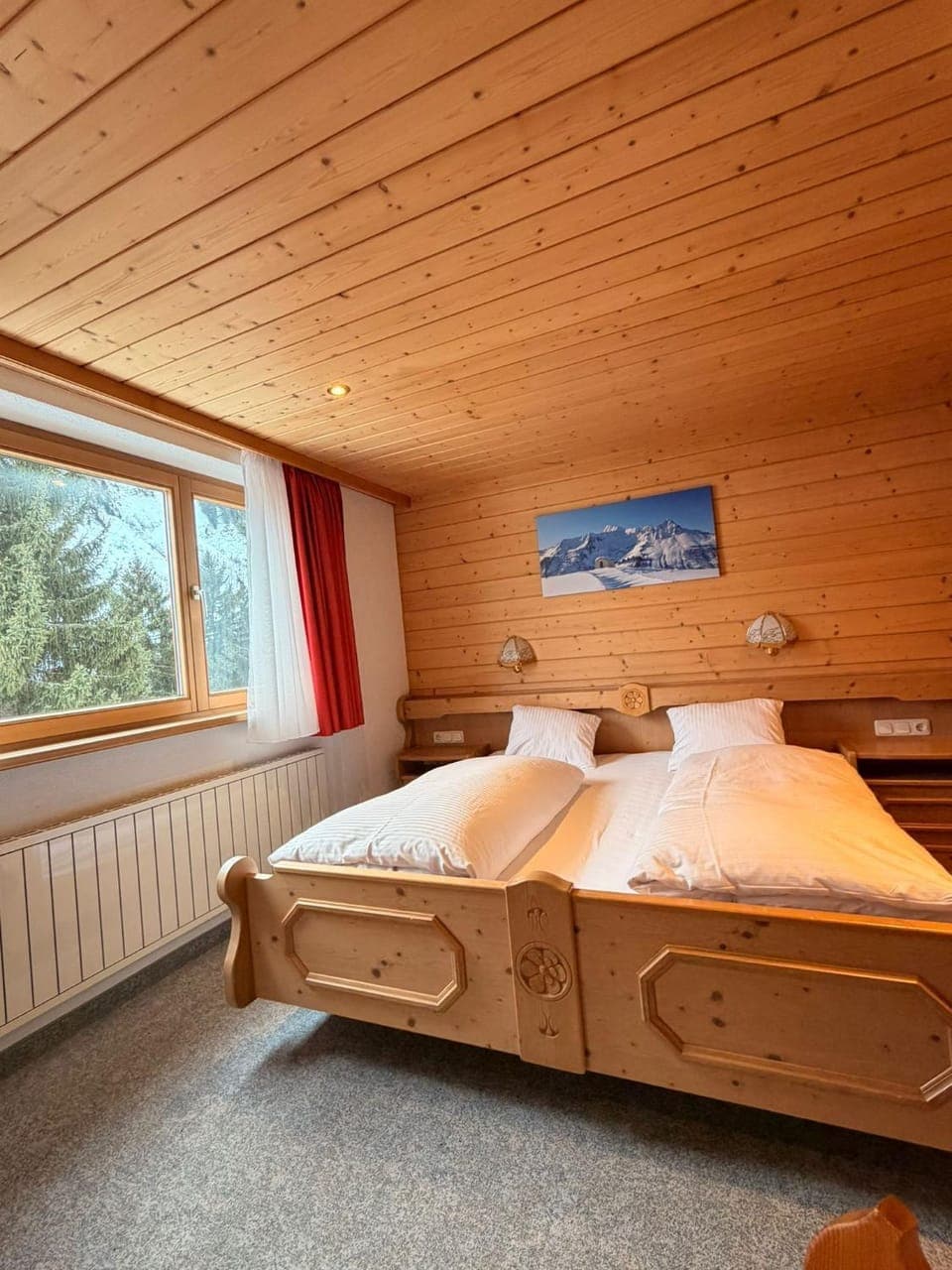 Bed, Photo of the whole room, Bedroom, internet