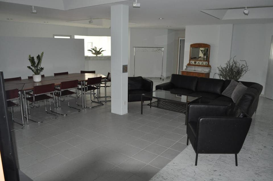 Communal lounge/ TV room