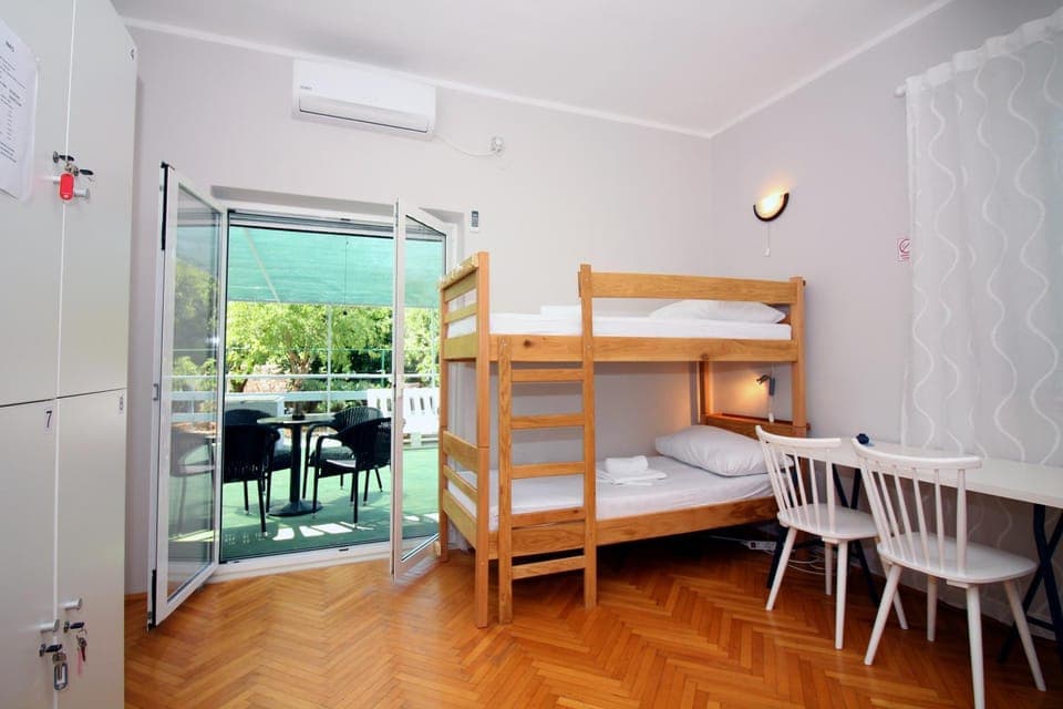 bunk bed