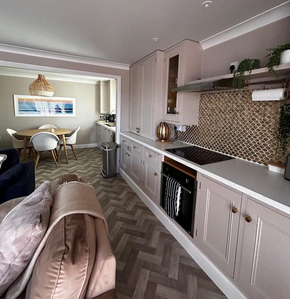 Kitchen or kitchenette, Living room, Seating area, Dining area, dishwasher, oven, pet friendly, stove, toaster