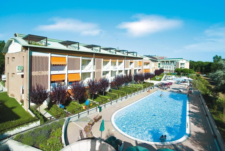 Property building, Swimming pool