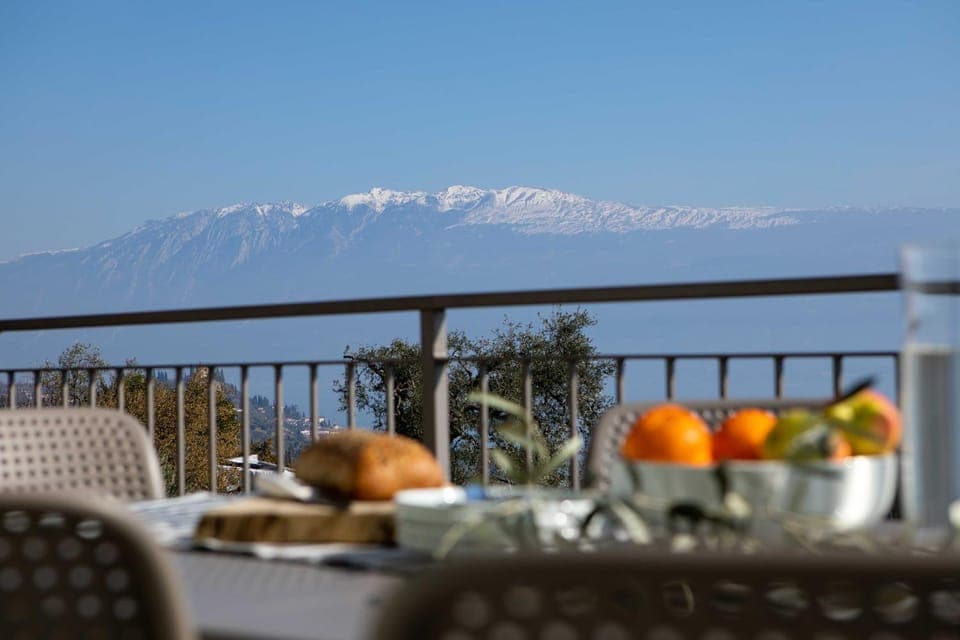 Natural landscape, View (from property/room), View (from property/room), Balcony/Terrace, Balcony/Terrace, Dining area, Mountain view