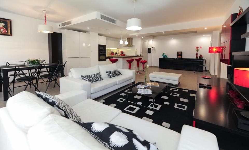 Living room, Photo of the whole room